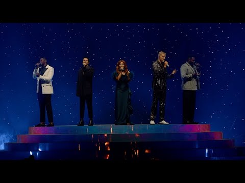 Pentatonix – "Hallelujah" (Live from The Evergreen Christmas Tour 2021)
